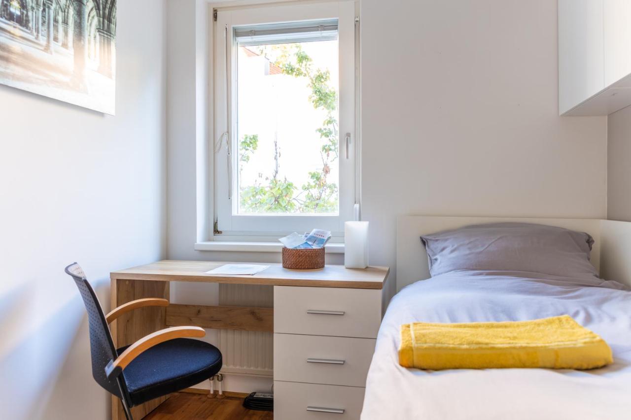 Town House Near Metro & Vienna City Center Екстер'єр фото